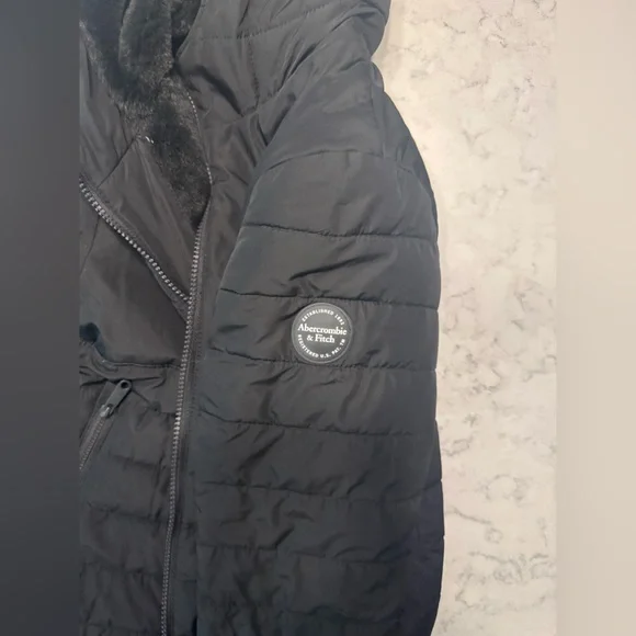 Abercrombie Kids Cozy Performance Puffer Jacket - Picture 4 of 6